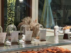 -VERIE BAKEHOUSE
