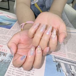 -七彩虹美甲美睫 半永久