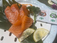 生吃三文鱼-梦山水日本烧肉(五四广场店)