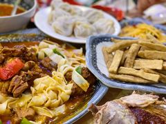 -维吾尔餐厅(宜山路店)