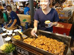 -席娜卡琳火车铁道夜市