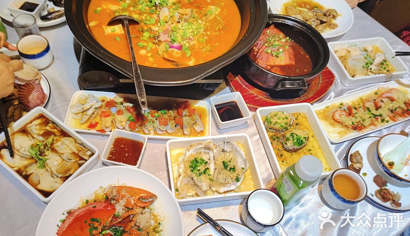 秘制酱烧大鱼头！超大号捞汁生蚝！河鲜海鲜统统归我肚子里