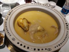 领鲜花胶鸡汤-领鲜天下·焗海鲜·花胶鸡(天目里店)