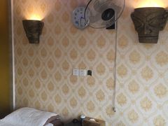 -东方亮足道(中国红街店)