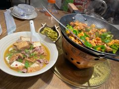 -聚鑫朋酸菜肥肠(九龙仓店)