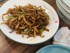 小炒杏鲍菇丝-合合春饼·酱骨·东北菜(潘家园店)
