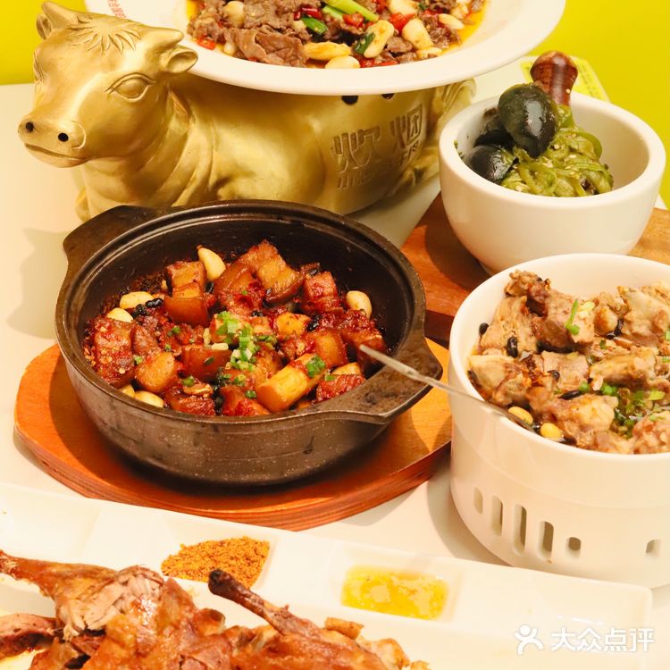 拔草上海湘菜排队王 不负期待的炊烟小炒黄牛肉