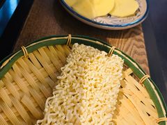 -尚尚仙·酸汤猪手·猪肚鸡火锅(华联万柳购物中心店)