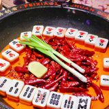 成都新华公园旁的川潮火锅店，老板真能想！