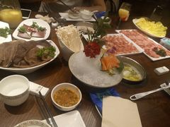-泓炙颐凤鲜海鲜火锅料理(桐乡店)