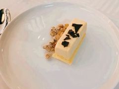 芒果菲比-广州塔卢特斯法国旋转餐厅