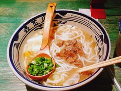 -鑫花溪牛肉米粉(东环大润发店)