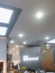-米可造型烫发染发