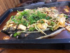木屋秘制炭火烤鱼-浔味·山屿湖·正宗淳牌全鱼宴老字号