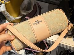 -百联奥特莱斯广场(南京店)