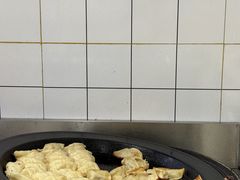 -黄阿姨锅贴大王(万航渡路店)