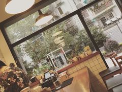 -Be Lived Cafe比例咖啡(摩天轮店)