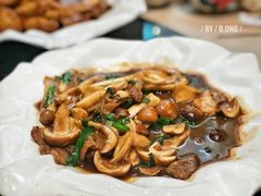 酱烧蘑菇-开海·红岛海鲜虾水饺(石老人店)