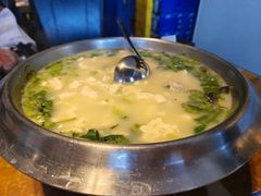 牡蛎豆腐汤-95号酱骨·一块豆腐(展春园西路店)