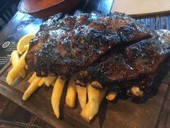 -Ribs & Burgers The Rocks