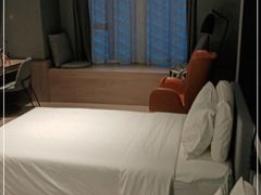 -上海虹桥中心爱琴海亚朵S酒店