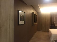 -西安大雁塔科技大学地铁站亚朵酒店