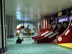 -涨巢·潮玩水疗局