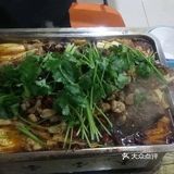 有辣的，也有不辣的。如果是好几个朋友去的话
