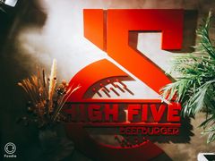-HIGH FIVE哈福手工汉堡(桂林路店)