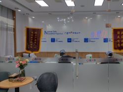 -靓芙泉专研痘痘肌