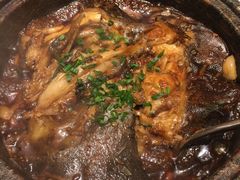 砂锅蝶鱼头-新海渔港·胶东海鲜家常菜·家宴(奥体中心店)