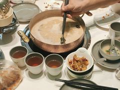 -洪氏嗨捞·广东猪肚鸡·椰子鸡火锅(西咸万象城店)