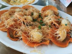蒜蓉粉丝蒸扇贝-明记海鲜大排档(巽寮湾店)
