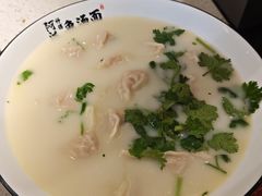 鱼汤小馄饨-阿达师傅鱼汤面