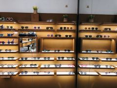 -罗伯特眼镜·蔡司官方授权(罗湖国贸店)