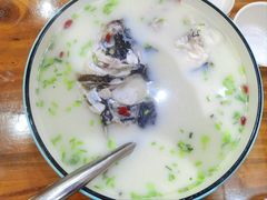 -美顺香食府鱼头老店(雪野湖店)