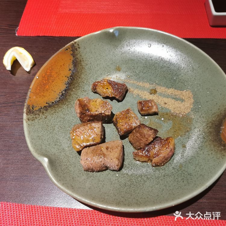 两百多块钱吃这么多东西值了