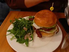 鸡蛋牛肉汉堡-Egg•Allday Brunch(襄阳北路店)