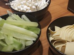 -炉小二铜锅牛蛙•川湘菜(三里屯店)