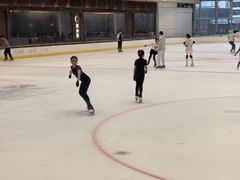 -冰纷万象滑冰场(深圳万象城店)