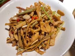 -谭家弄堂(亚欧商厦店)