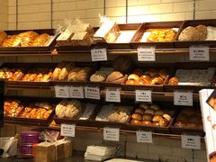 面包甜点陈列柜-老佛爷饼店