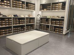 -UGG(燕莎奥特莱斯购物中心店)