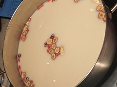 -尚尚仙·酸汤猪手·猪肚鸡火锅(华联万柳购物中心店)