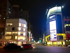 -六合夜市