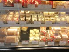 -红宝石·鲜奶小方·海派西点房(南丹店)