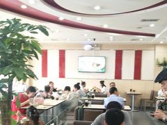 大堂-李先生牛肉面大王(营口大润发店)