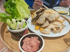 炸偏口鱼-日月昇渔家菜·海肠捞饭·大连海鲜(星海公园店)