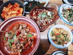 -老滇山寨•云南特色菜•地方菜•民族风情歌舞表演(金碧店)