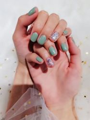 -雪奈传统美甲美睫